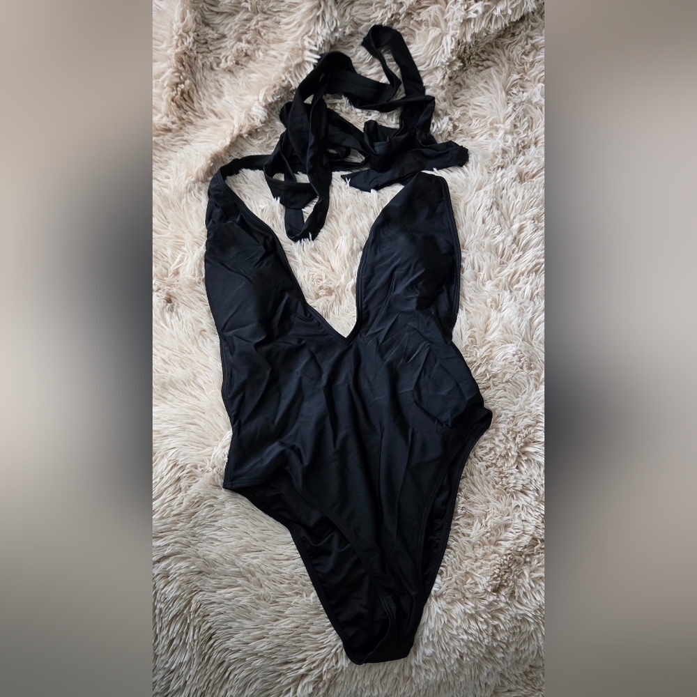 Lilosy Sexy Tie Criss Cross Plunge One Piece #1068 NWOT - Picture 2 of 11